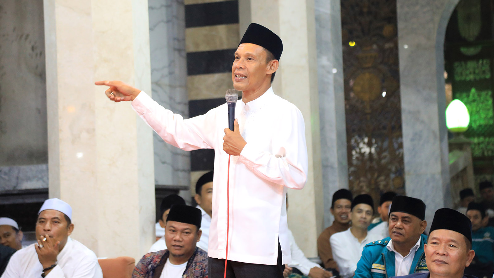Wabup Bogor Ade Ruhandi: Pembangunan Daerah Tak Boleh Jauhkan Warga dari Masjid dan Majelis