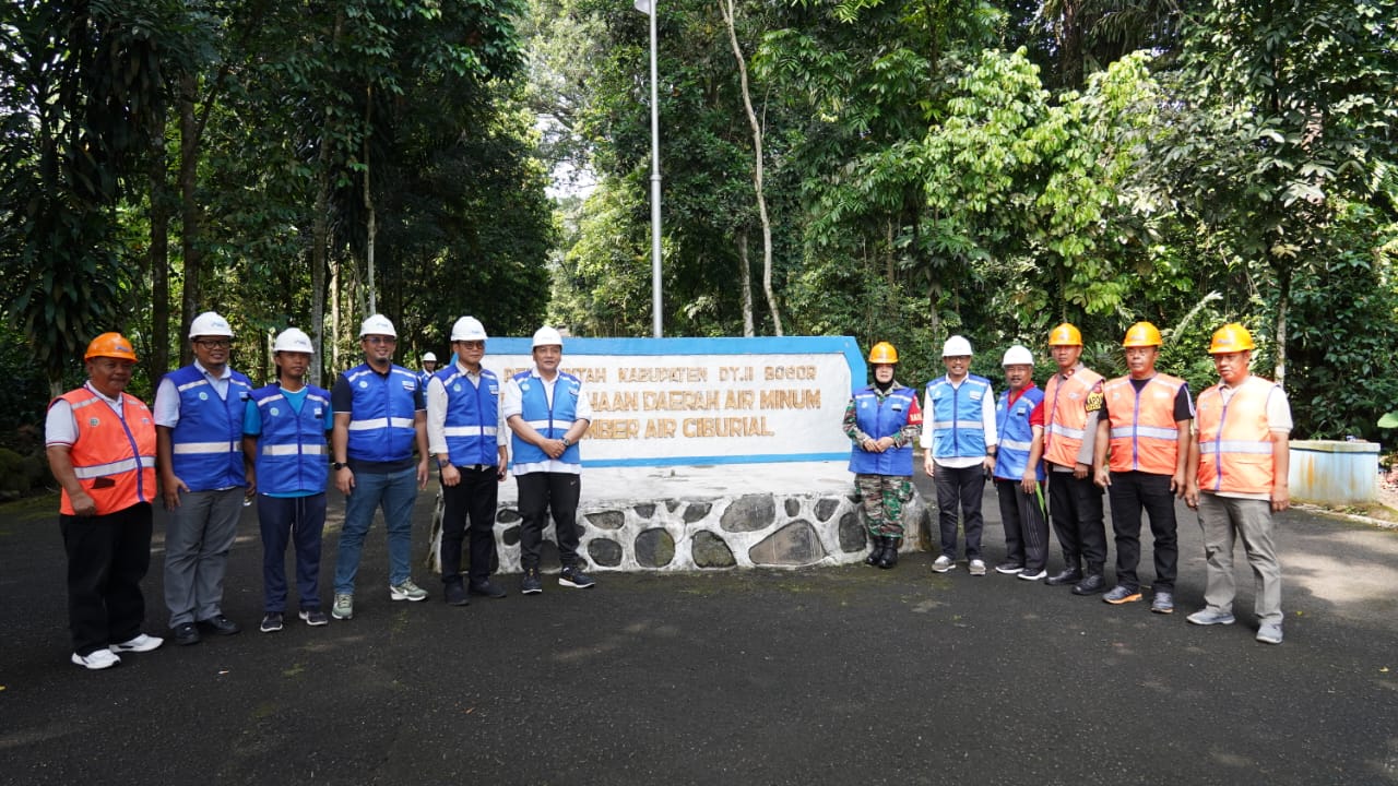 Pj. Bupati Bogor Bachril Bakri Tinjau Sumber Air Ciburial Pastikan Kualitas dan Keberlanjutan