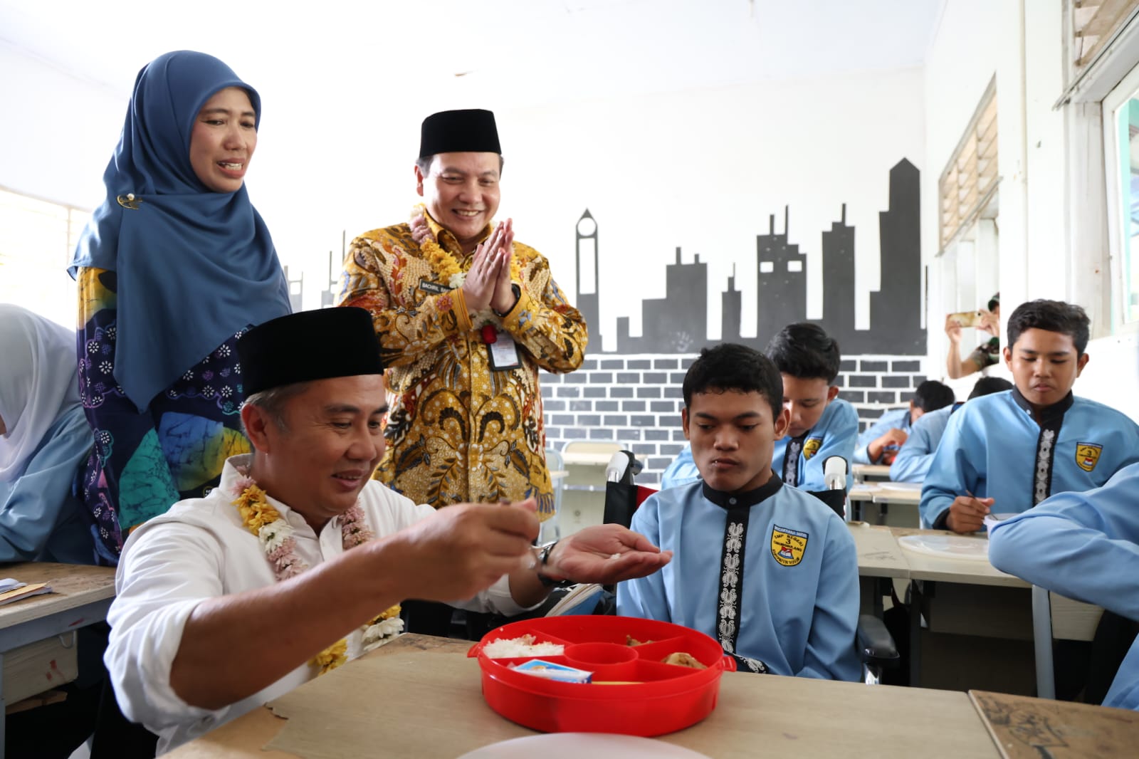 Kabupaten Bogor Perluas Jangkauan Program Makan Gratis, Kini di SMPN 3 Cibungbulang