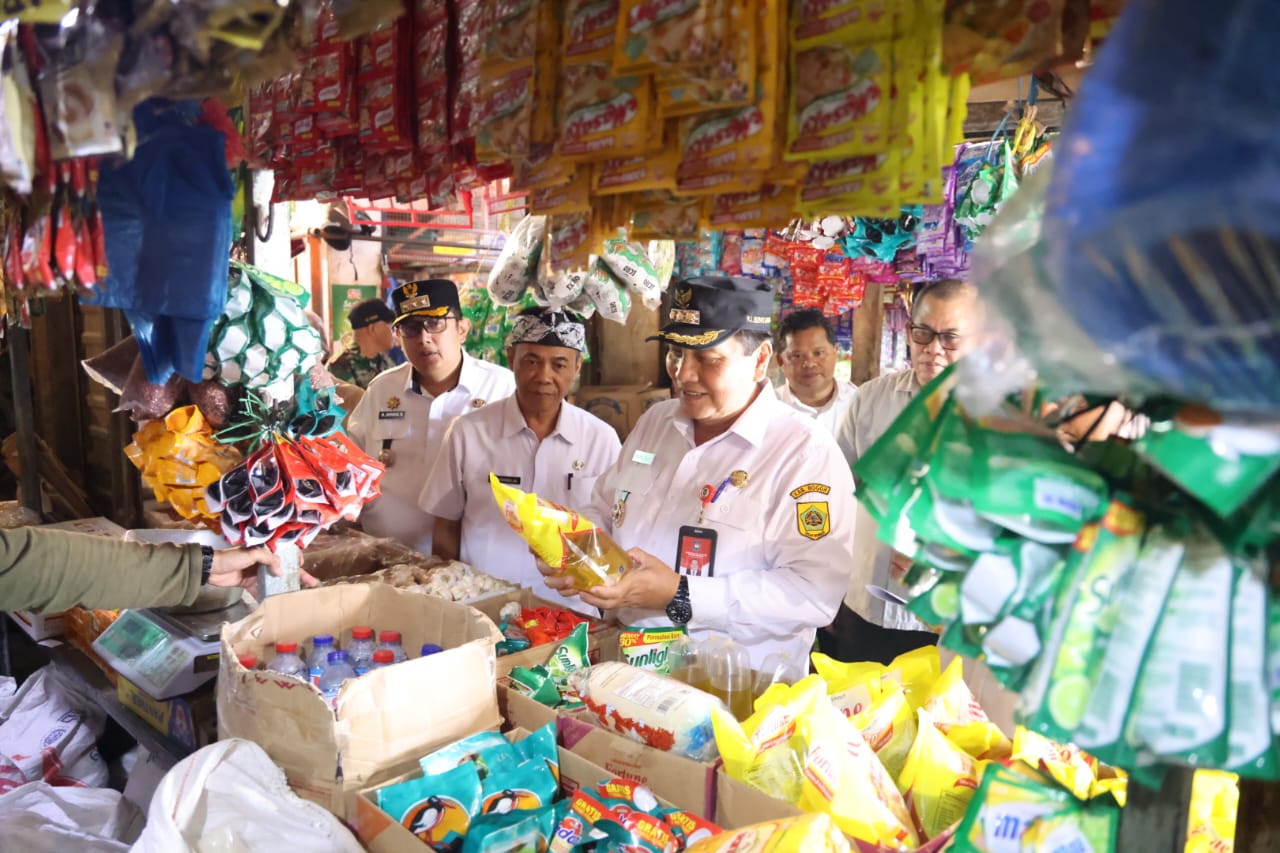 Jaga Stabilitas Harga, Pemkab Bogor Kembali Turun Lakukan Operasi Pasar Kini Giliran Pasar Cigombong