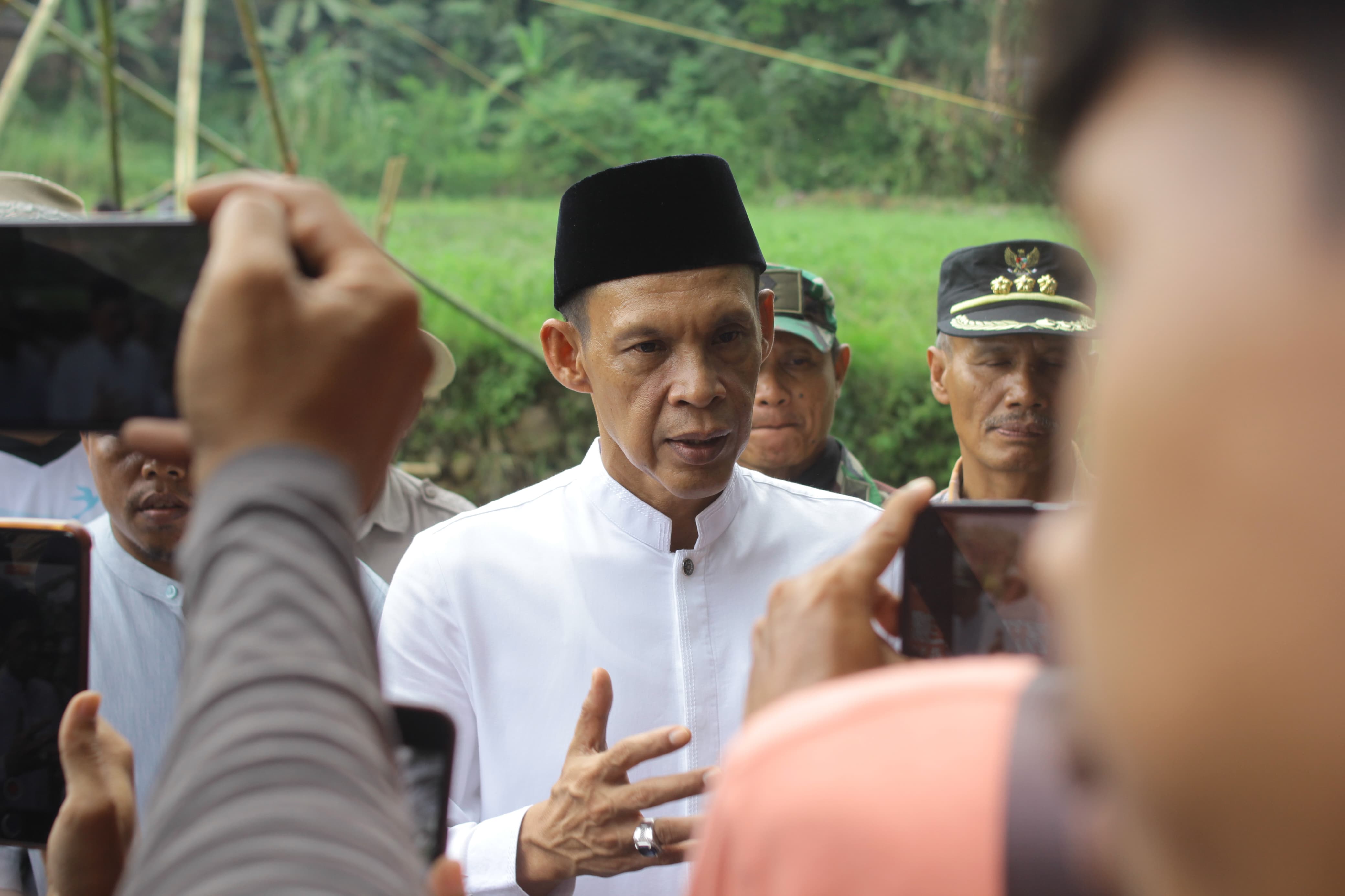 Tindaklanjuti Arahan Bupati Bogor, Jaro Ade Ke Lokasi Pembangunan Jembatan Sementara Di Dramaga