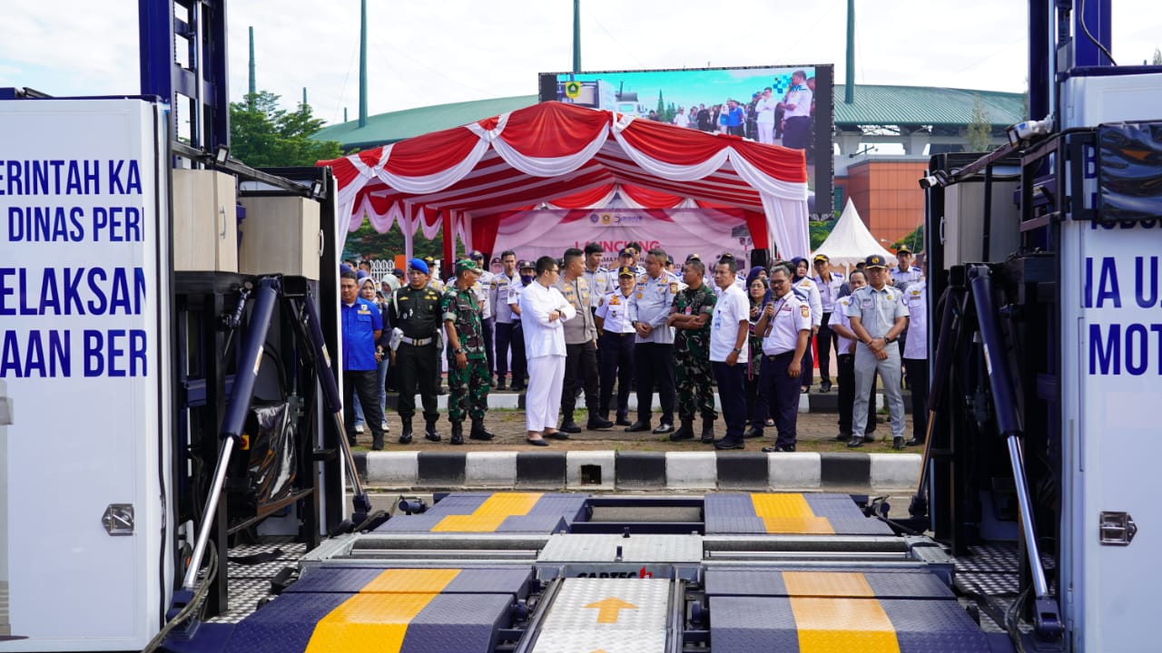 Bupati Bogor Luncurkan Unit Uji Berkala Kendaraan Bermotor Keliling dan 55 Motor Operasional Pengatur Lalu Lintas