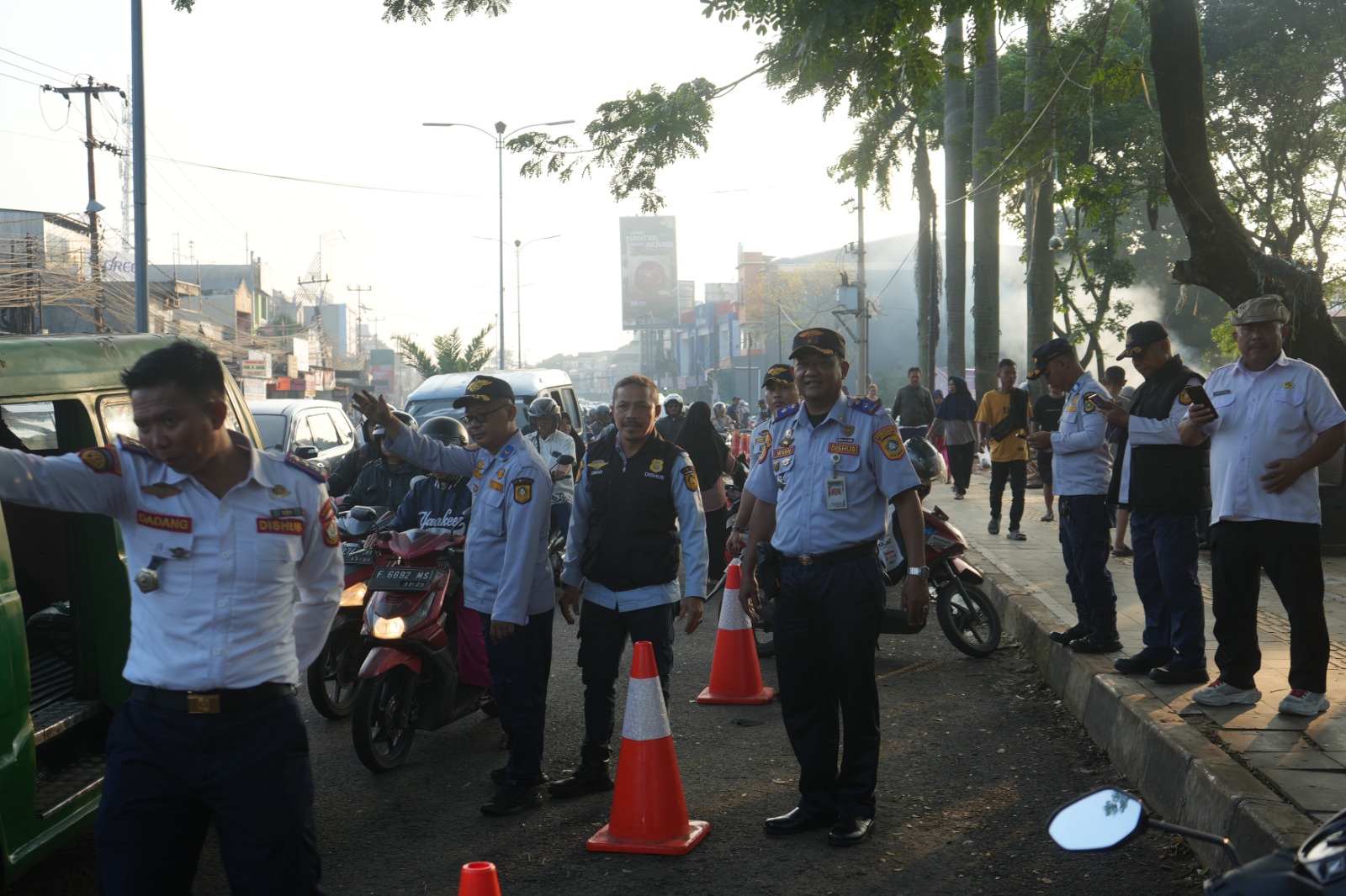 Sapu Bersih, Pemkab Bogor Turun Tangan Tertibkan Parkir Liar di Pasar Cibinong dan Citeureup