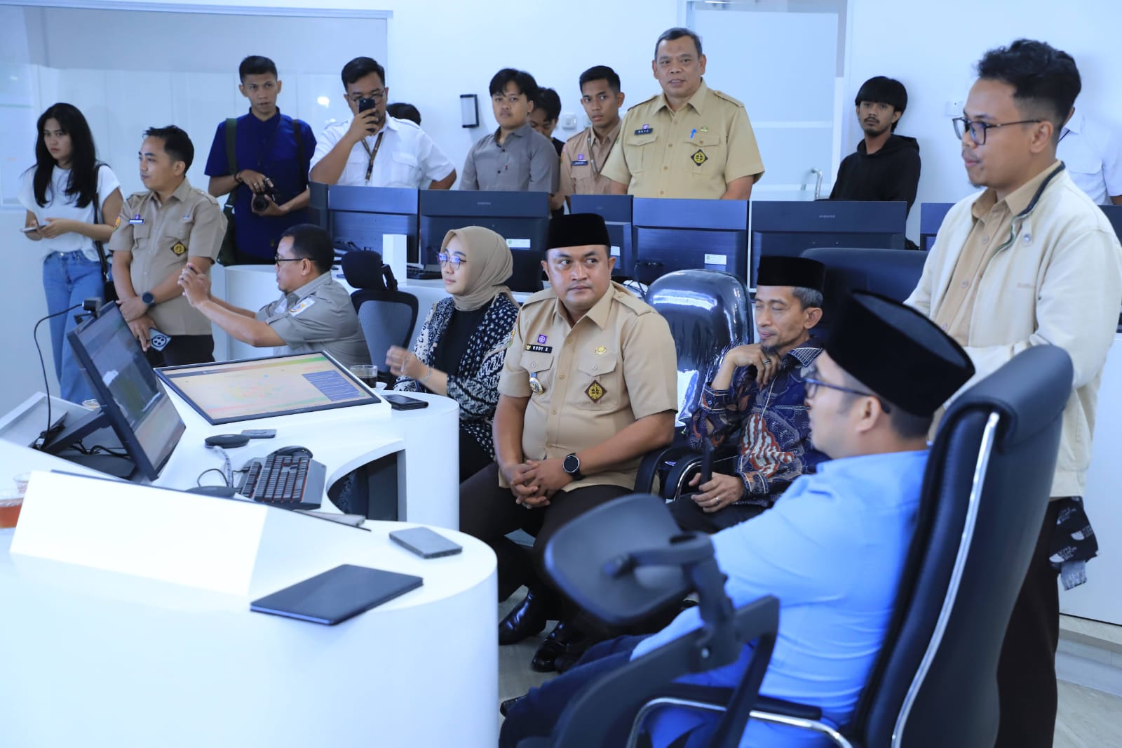 Bupati Bogor Rudy Susmanto Tinjau Command Center: Komitmen Tingkatkan Layanan Aduan Masyarakat