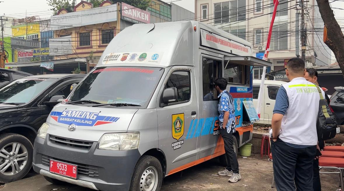 Pemkab Bogor Jemput Bola Pelayanan Publik di Citeureup, Warga Antusias Manfaatkan Layanan Pajak, Adminduk, dan Kesehatan hingga Pangan Murah