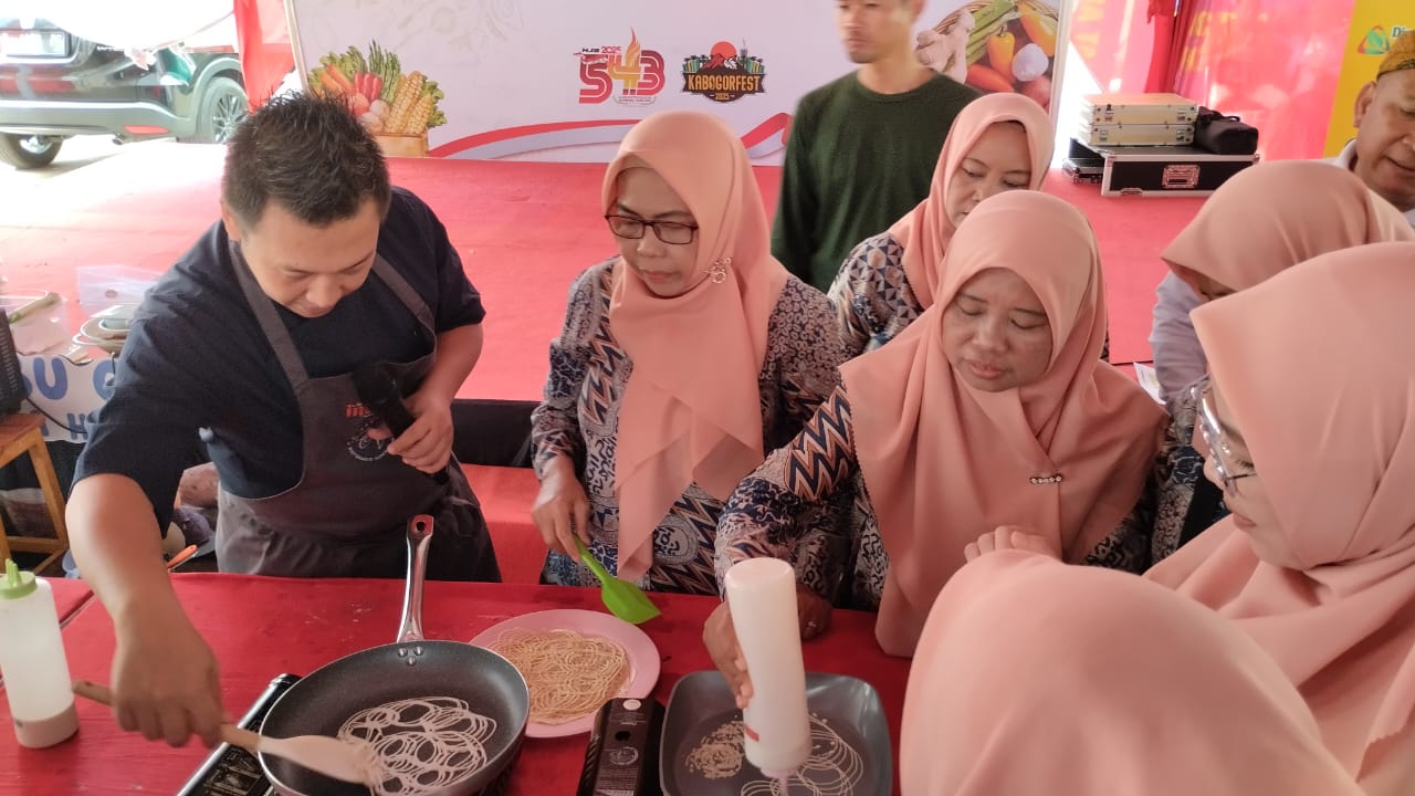Dorong Konsumsi Pangan Lokal dan Cegah Food Waste, DKP Gelar Demo Masak Pangan Lokal di Bogorfest 2025