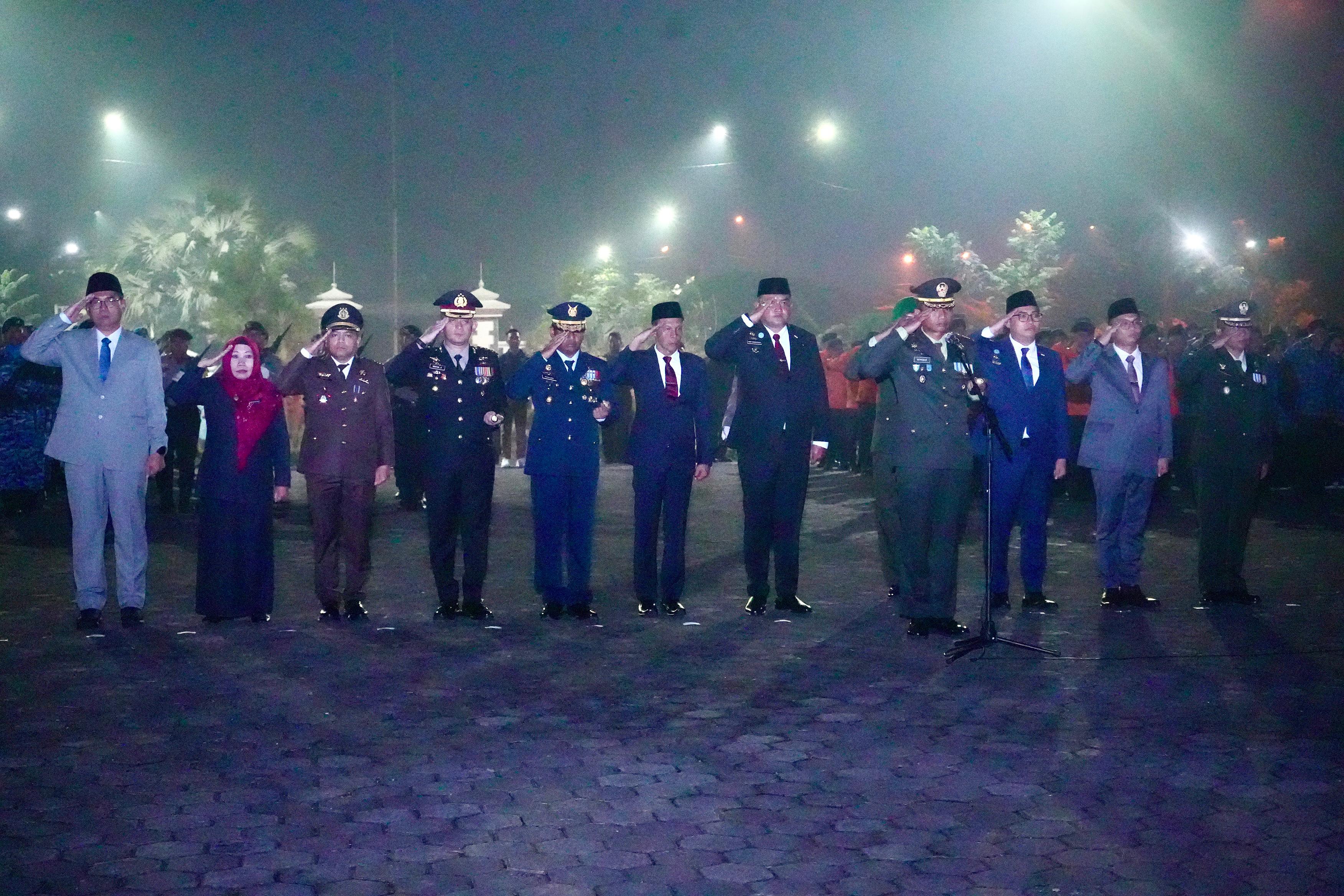 Rudy Susmanto Mengikuti Upacara Kehormatan dan Renungan Suci Doakan Pahlawan Yang Gugur Demi Bangsa Dan Negara