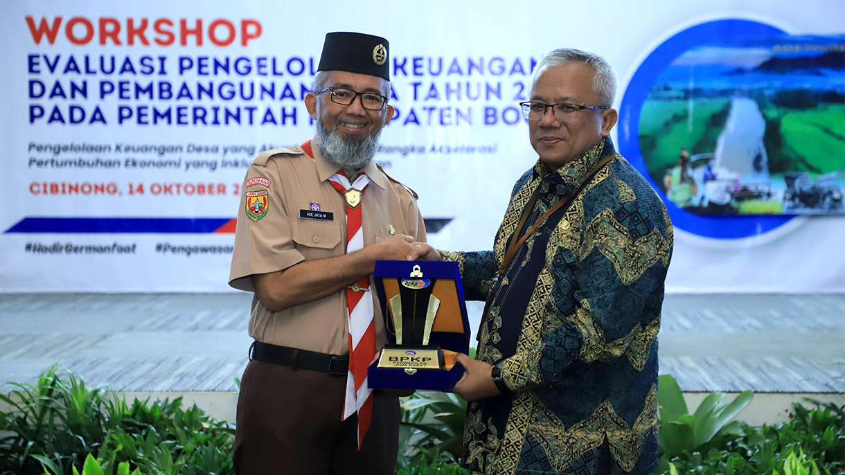 Workshop Evaluasi Keuangan Desa 2025: Pemkab Bogor Tegaskan Komitmen pada Transparansi dan Pembangunan Lokal yang Berkelanjutan