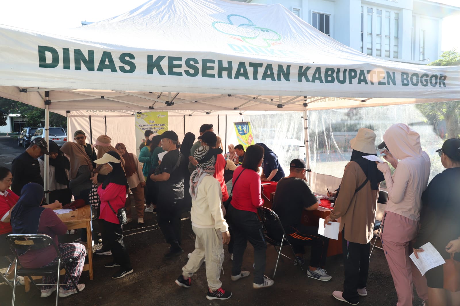 Masyarakat Antusias Nikmati Beragam Aktivitas di Car Free Day Tegar Beriman