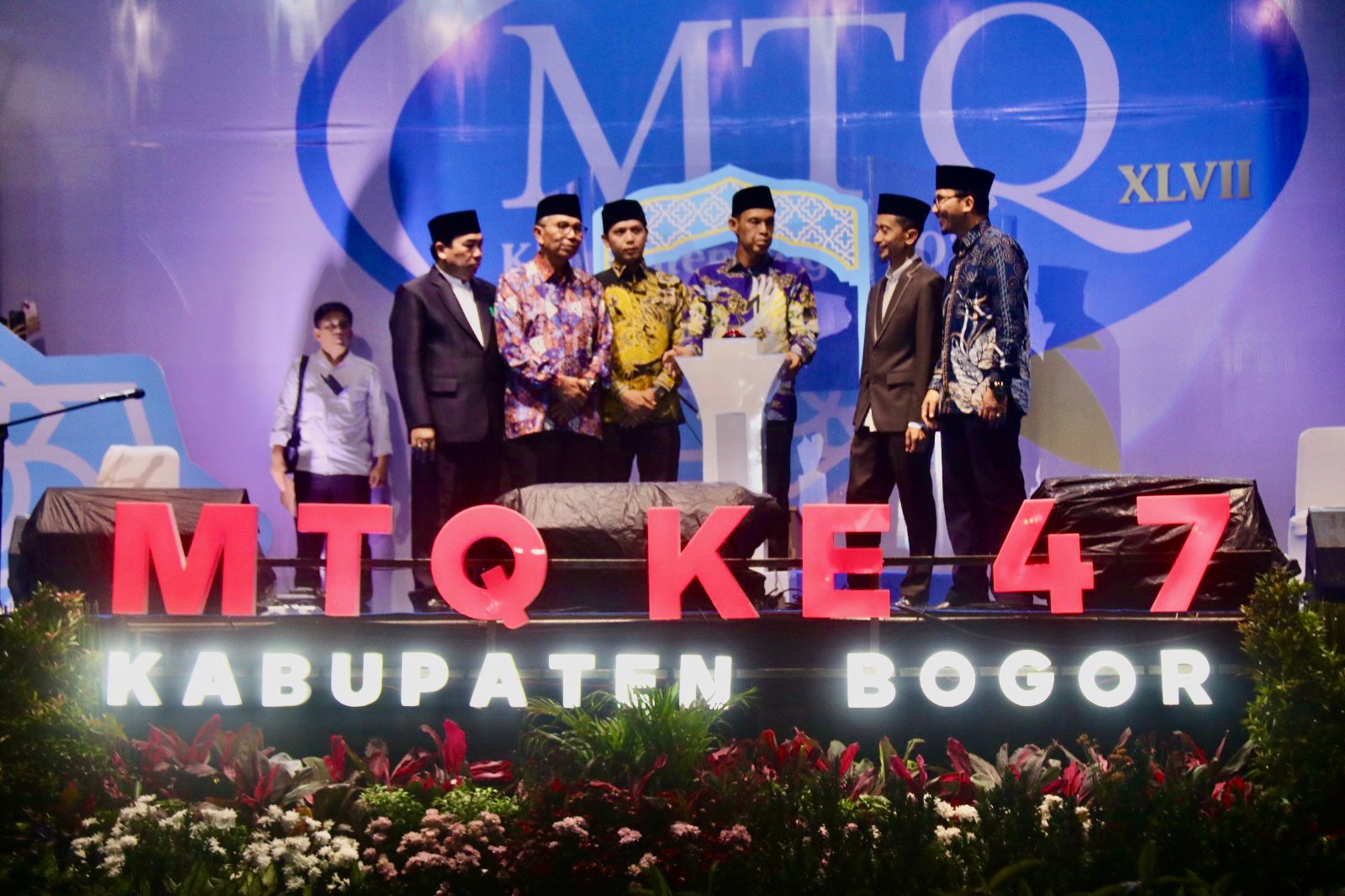 Kecamatan Cibinong Juara Umum MTQ, Jaro Ade Harap Para Juara Bisa Jadi Teladan
