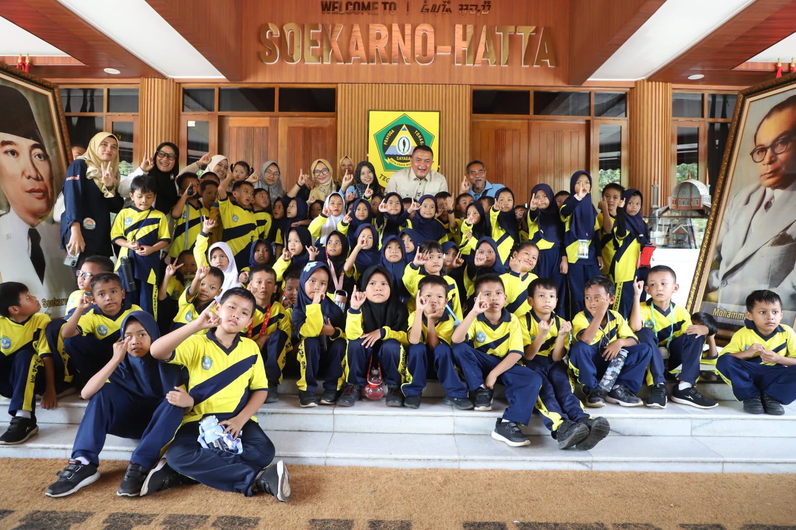 Bupati Bogor Terima Kunjungan Edukatif Siswa SDN Citeureup 02 di Pendopo