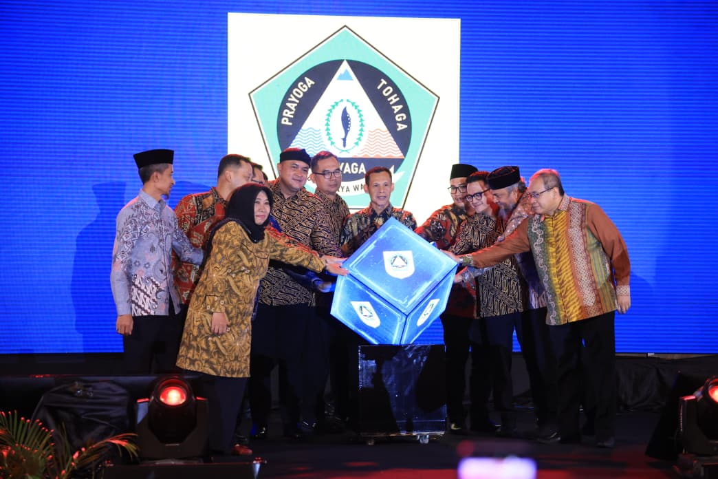 Bupati Bogor Beri Penghargaan Wajib Pajak, Tegaskan Reformasi Perizinan dan Penguatan Iklim Investasi