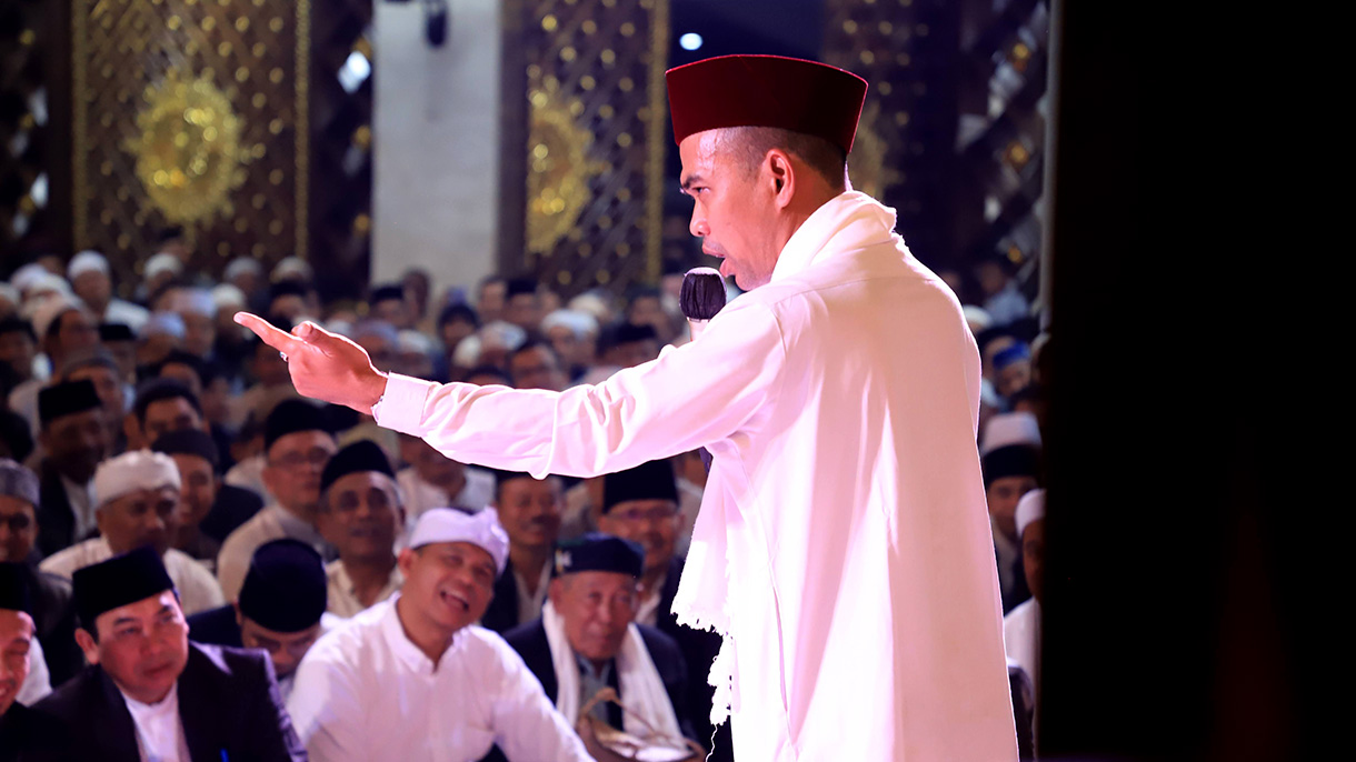 Ribuan Masyarakat Padati Masjid Nurul Wathon Tabligh Akbar Pemkab Bogor Hadirkan UAS