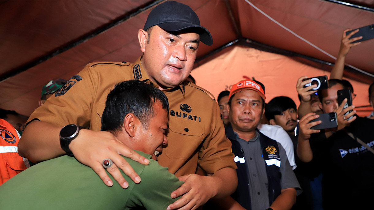 Tinjau Lokasi Pergeseran Tanah di Sukamakmur, Rudy Susmanto Pastikan Relokasi dan Bantuan Logistik Segera Tuntas