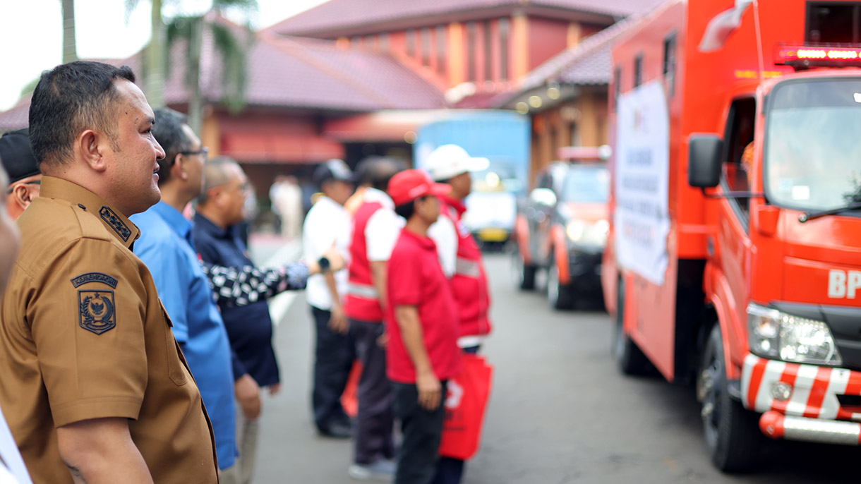 Bupati Rudy Susmanto Lepas Tim Gabungan ke Bandung Barat, Kirim Logistik dan Personel Medis