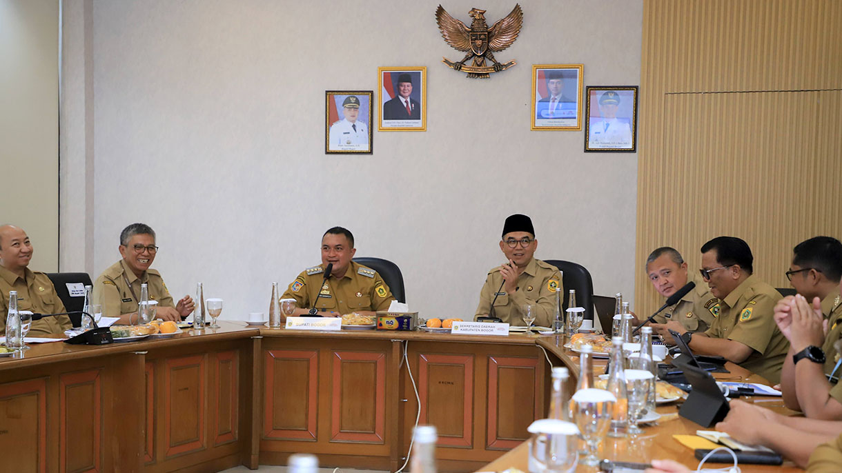 Bupati Rudy Susmanto Instruksikan Desa Gunung Putri  Bersiap Menjadi Proyek Percontohan Tahun 2026