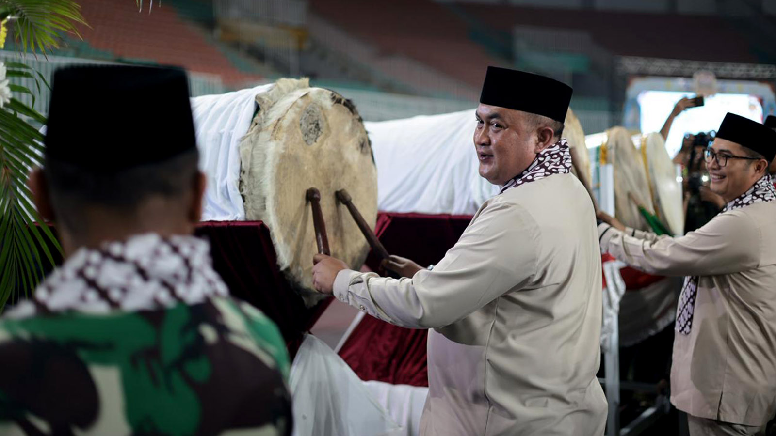 Buka Festival Bedug di Pakansari, Bupati Rudy Susmanto Tegaskan Stadion Internasional Kini Sepenuhnya Milik Rakyat