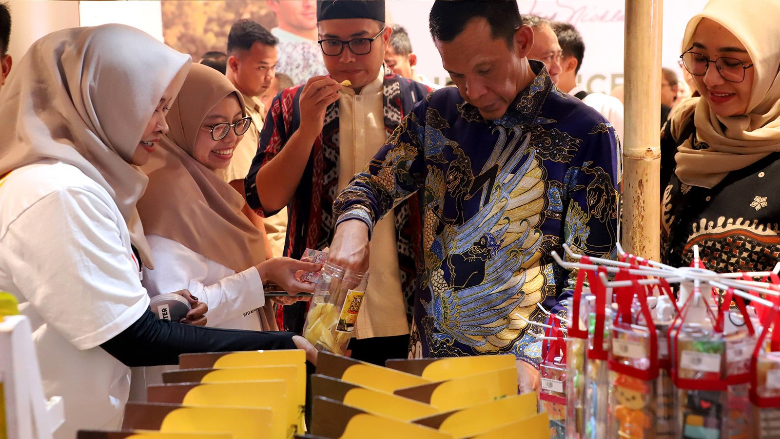 Buka Gebyar UMKM, Ade Ruhandi Targetkan Produk Lokal Bogor Naik Kelas dan Tembus Pasar Global